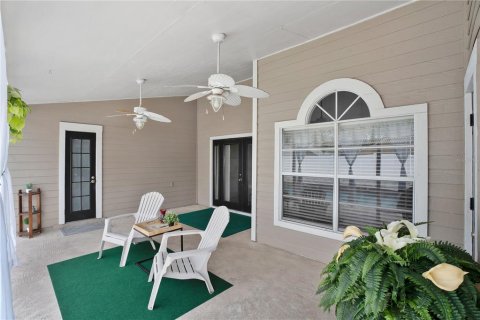 House in Oviedo, Florida 4 bedrooms, 214.6 sq.m. № 1684979 - photo 20