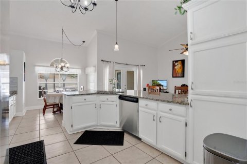 House in Oviedo, Florida 4 bedrooms, 214.6 sq.m. № 1684979 - photo 7