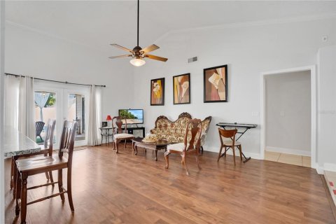 House in Oviedo, Florida 4 bedrooms, 214.6 sq.m. № 1684979 - photo 5
