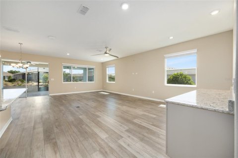 House in Ocala, Florida 2 bedrooms, 184.23 sq.m. № 2106965 - photo 16