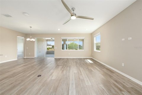 House in Ocala, Florida 2 bedrooms, 184.23 sq.m. № 2106965 - photo 19