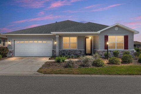 House in Ocala, Florida 2 bedrooms, 184.23 sq.m. № 2106965 - photo 2