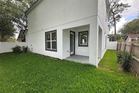 House in Orlando, Florida 3 bedrooms, 155.24 sq.m. № 2236267 - photo 15