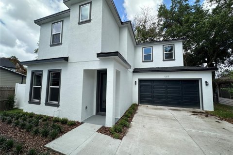 House in Orlando, Florida 3 bedrooms, 155.24 sq.m. № 2236267