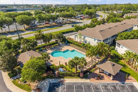 Townhouse in Sanford, Florida 3 bedrooms, 156.73 sq.m. № 2093430 - photo 5