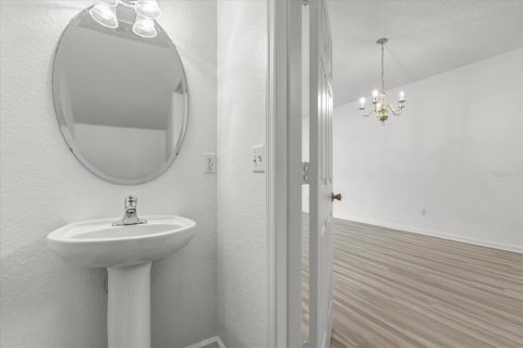 Townhouse in Sanford, Florida 3 bedrooms, 156.73 sq.m. № 2093430 - photo 29