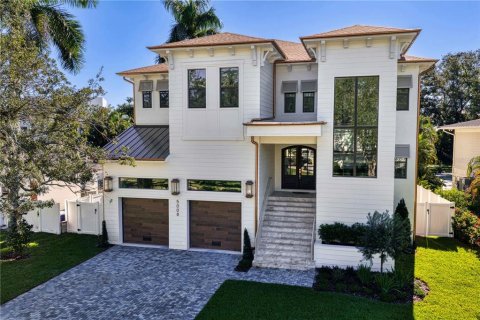 Casa en Tampa, Florida 5 dormitorios, 493.78 m2 № 2425374