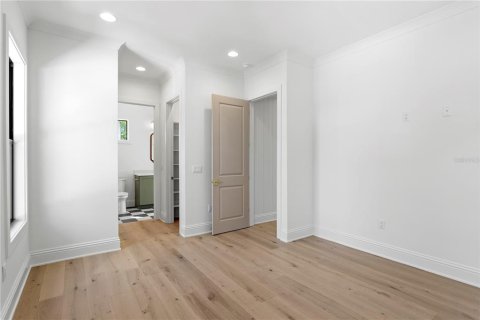 Casa en venta en Tampa, Florida, 5 dormitorios, 493.78 m2 № 2425374 - foto 10