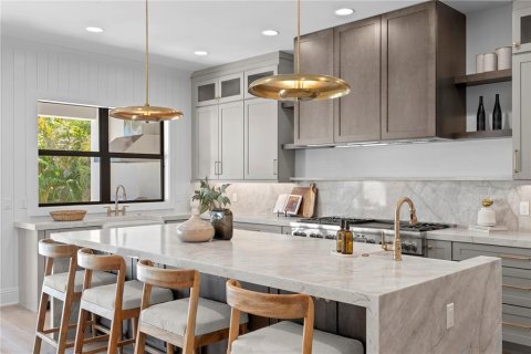 Casa en venta en Tampa, Florida, 5 dormitorios, 493.78 m2 № 2425374 - foto 13