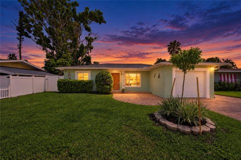 Villa ou maison à South Pasadena, Floride 2 chambres, 116.96 m2 № 2349452