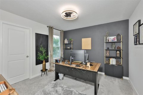 Townhouse in Brandon, Florida 4 bedrooms, 240.99 sq.m. № 2156435 - photo 26