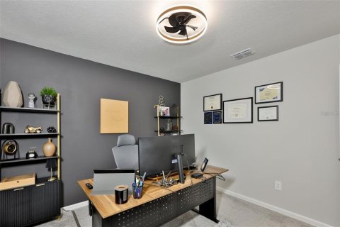 Townhouse in Brandon, Florida 4 bedrooms, 240.99 sq.m. № 2156435 - photo 27