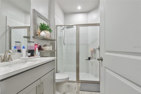 Townhouse in Brandon, Florida 4 bedrooms, 240.99 sq.m. № 2156435 - photo 21