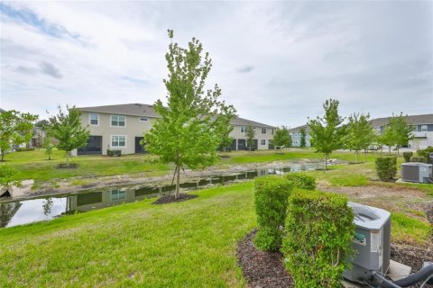 Townhouse in Brandon, Florida 4 bedrooms, 240.99 sq.m. № 2156435 - photo 30