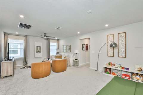 Townhouse in Brandon, Florida 4 bedrooms, 240.99 sq.m. № 2156435 - photo 16