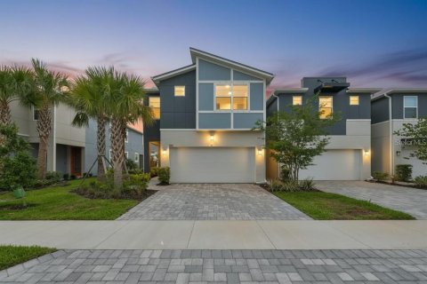 Townhouse in Brandon, Florida 4 bedrooms, 240.99 sq.m. № 2156435