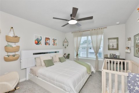 Townhouse in Brandon, Florida 4 bedrooms, 240.99 sq.m. № 2156435 - photo 22