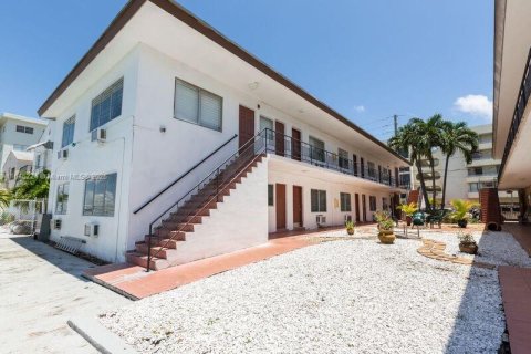 Commercial property in Miami Beach, Florida № 1840960 - photo 3