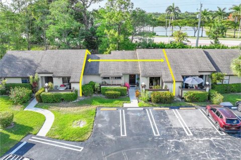 Townhouse in Royal Palm Beach, Florida 2 bedrooms, 104.05 sq.m. № 1658443 - photo 6