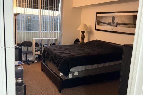 Снять в аренду кондоминиум в Майами, Флорида 1 спальня, 66.52м2, № 1974940 - фото 1