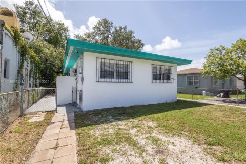 Propiedad comercial en venta en Miami, Florida, 113.71 m2 № 1886590 - foto 6