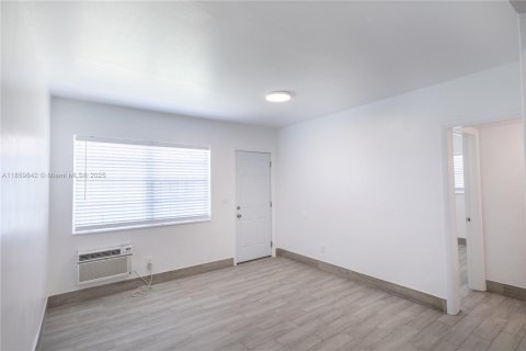 Propiedad comercial en venta en Miami, Florida, 113.71 m2 № 1886590 - foto 25