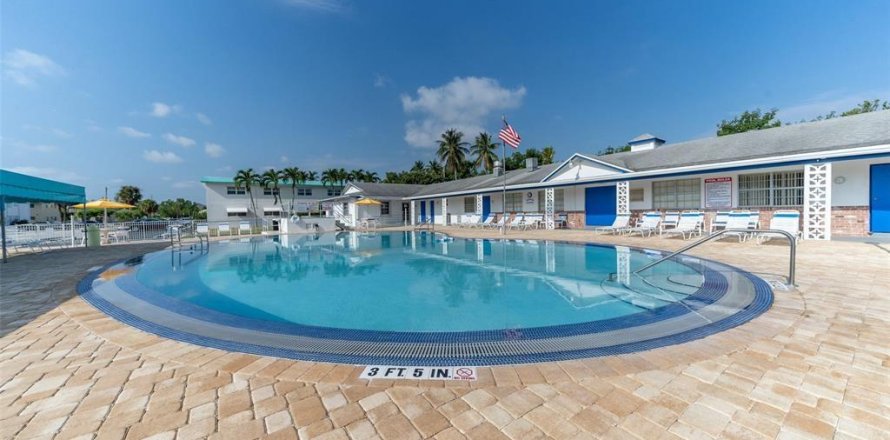 Condominio en Hollywood, Florida, 1 dormitorio № 1224581