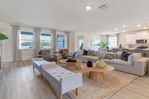Villa ou maison à vendre à Kissimmee, Floride: 4 chambres, 219.34 m2 № 1834908 - photo 4