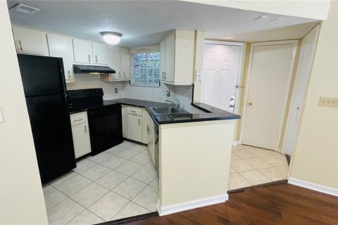 Copropriété à louer à Orlando, Floride: 2 chambres, 80.27 m2 № 2313437 - photo 2