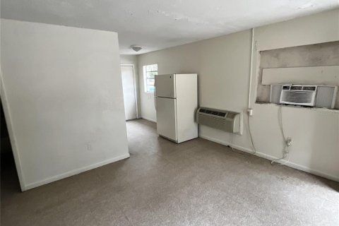 Casa en alquiler en Wildwood, Florida, 2 dormitorios, 62.43 m2 № 1840423 - foto 12