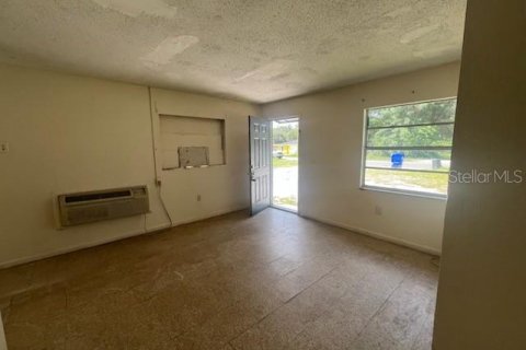 Casa en alquiler en Wildwood, Florida, 2 dormitorios, 62.43 m2 № 1840423 - foto 9