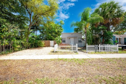 Снять в аренду виллу или дом в Холливуд, Флорида 2 спальни, 239.04м2, № 2004500 - фото 3