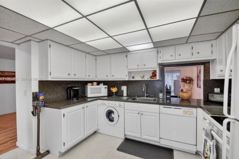 Condominio en venta en Lake Worth, Florida, 2 dormitorios, 134.43 m2 № 1988982 - foto 12