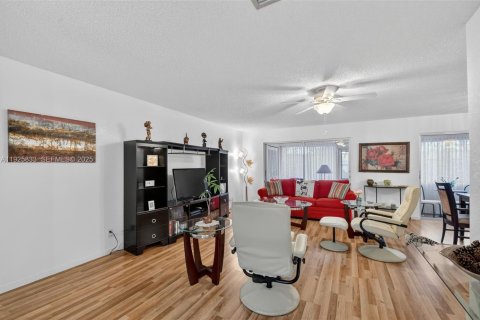Condominio en venta en Lake Worth, Florida, 2 dormitorios, 134.43 m2 № 1988982 - foto 3