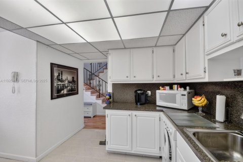 Condominio en venta en Lake Worth, Florida, 2 dormitorios, 134.43 m2 № 1988982 - foto 13