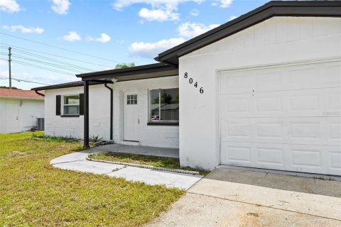 Casa en venta en Port Richey, Florida, 2 dormitorios, 77.67 m2 № 1843586 - foto 5