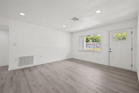 Casa en venta en Port Richey, Florida, 2 dormitorios, 77.67 m2 № 1843586 - foto 8