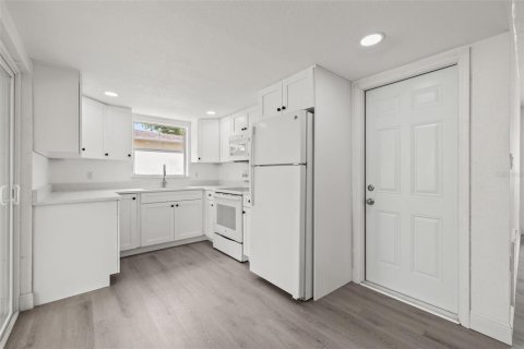 Casa en venta en Port Richey, Florida, 2 dormitorios, 77.67 m2 № 1843586 - foto 11