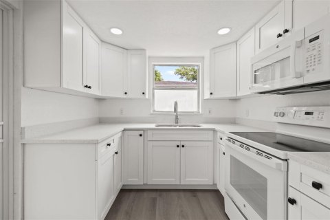 Casa en venta en Port Richey, Florida, 2 dormitorios, 77.67 m2 № 1843586 - foto 12