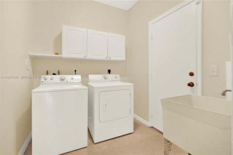 Casa en venta en Miramar, Florida, 4 dormitorios, 221.39 m2 № 2005818 - foto 21