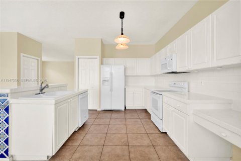 Casa en venta en Miramar, Florida, 4 dormitorios, 221.39 m2 № 2005818 - foto 14