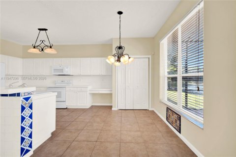 Casa en venta en Miramar, Florida, 4 dormitorios, 221.39 m2 № 2005818 - foto 13