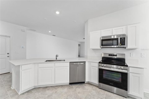 Villa ou maison à louer à Winter Haven, Floride: 3 chambres, 194.44 m2 № 2420393 - photo 6