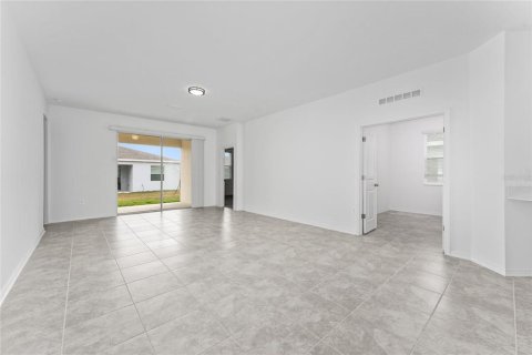 Villa ou maison à louer à Winter Haven, Floride: 3 chambres, 194.44 m2 № 2420393 - photo 9