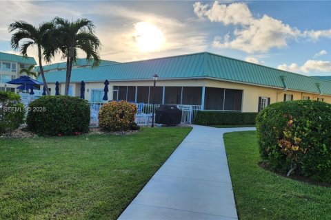 Condo in Boynton Beach, Florida, 1 bedroom  № 2017647 - photo 27