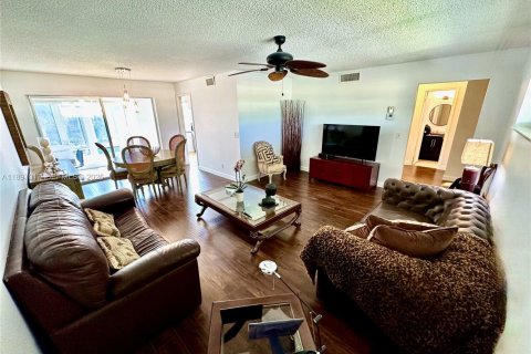 Condo in Boynton Beach, Florida, 1 bedroom  № 2017647 - photo 8