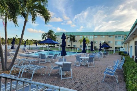 Condo in Boynton Beach, Florida, 1 bedroom  № 2017647 - photo 25