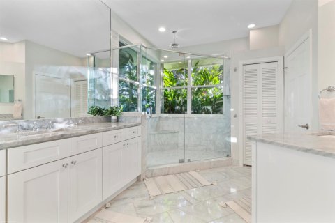 House in Wellington, Florida 4 bedrooms, 279.64 sq.m. № 2184961 - photo 24