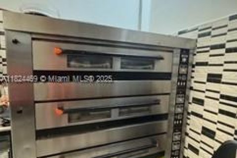 Commercial property in Miami Beach, Florida № 1794848 - photo 24