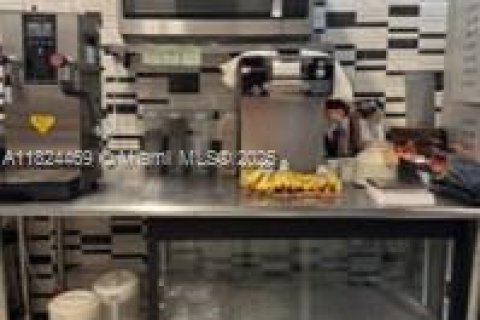 Commercial property in Miami Beach, Florida № 1794848 - photo 19